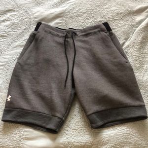 Men’s UA Grey athletic shorts